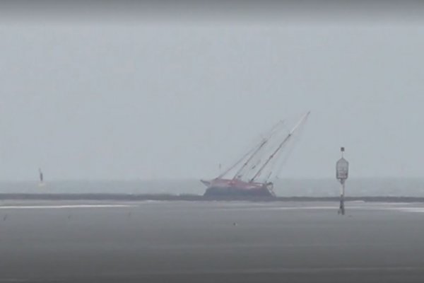 XIX-wieczny szkuner uderzył w skały w pobliżu Cuxhaven