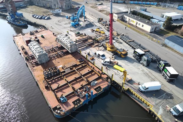 Specjalistyczne transformatory wyładowane w porcie morskim Ustka