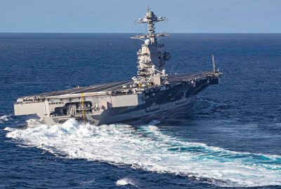 Dwóch marynarzy rannych w pożarze na lotniskowcu na Morzu Czerwonym