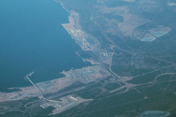 Pożar na terenie portu w Ust-Łudze po kolejnym ataku ukraińskich dronów...