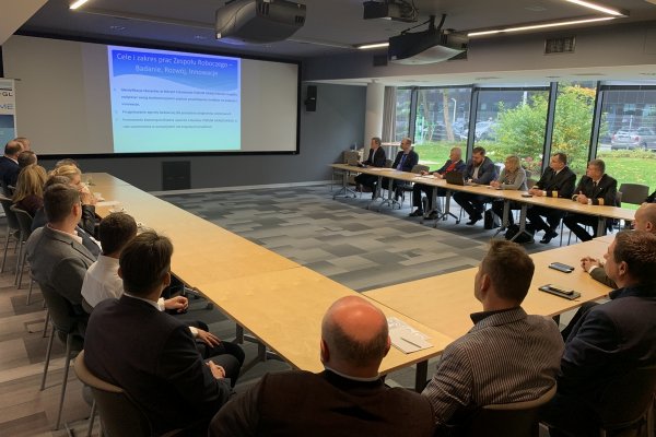 FORUM OKRĘTOWE wchodzi do gry o 100 mld euro na innowacje i rozwój