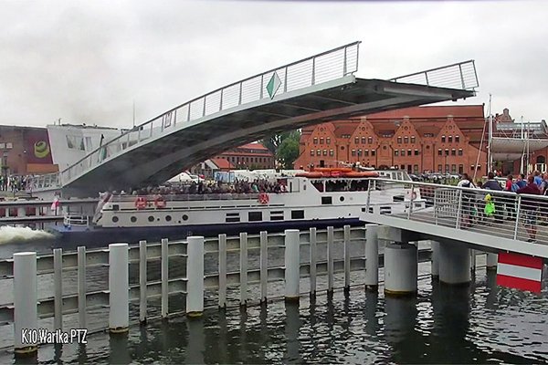 Gdańsk: ruszył proces operatora zwodzonej kładki dla pieszych nad Motławą