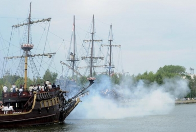 Bitwa morska z laserami w tle