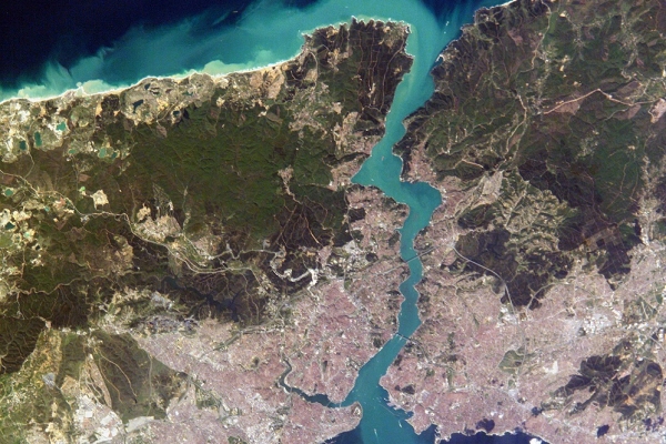 Cena ropy na giełdzie paliw w Nowym Jorku rośnie; dostawy przez Bosfor bez zakłóceń...