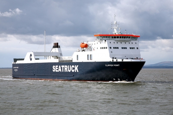 Większa powierzchnia ładunkowa na trasie Heysham-Dublin. Ważna decyzja Seatruck Ferries...