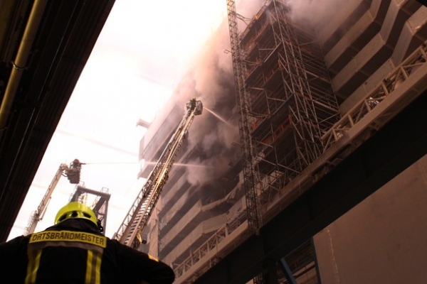 Pożar w stoczni na pokładzie wycieczkowca Norwegian Joy [VIDEO]