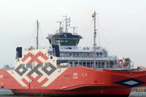 Prom Piret odpłynął do Tallinna [VIDEO]