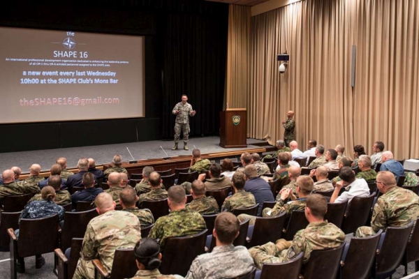 Międzynarodowa wizyta starszych podoficerów dowództw