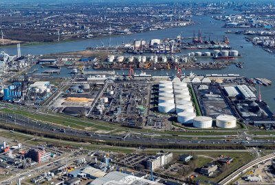Port w Rotterdamie traci 20 procent ruchu przeładunkowego
