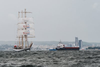 Pogoria wypłynęła w kolejny rejs pod żaglem 100-lecia Gdyni