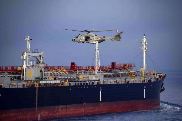 Siły UE przechwyciły podejrzany tankowiec rosyjskiej „floty cieni”