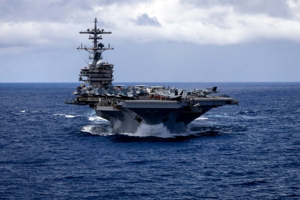 Na Bliski Wschód dotarł lotniskowiec USS George Washington
