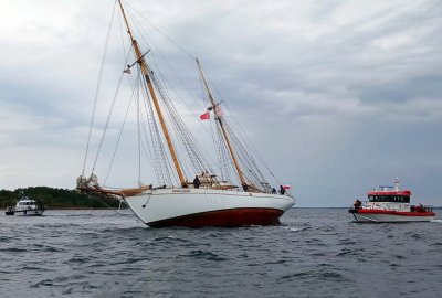 Żaglowiec Generał Zaruski uwolniony z mielizny na Wyspach Alandzkich
