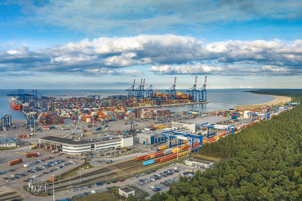 Baltic Hub zwiększa możliwości kolejowe dziękinowym suwnicom RMG