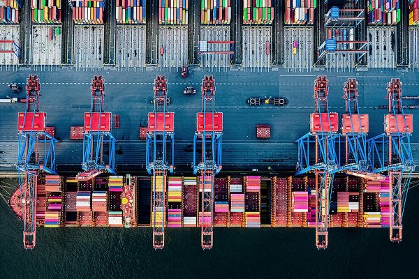 Port w Hamburgu odnotował spadek przeładunków w I półroczu 2026