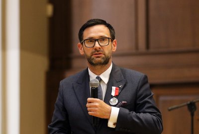 ORLEN stracił co najmniej 1,6 mld zł na transakcjach związanych z zakupe...