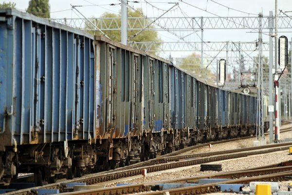 Podpisano umowę na modernizację linii kolejowej nr 201