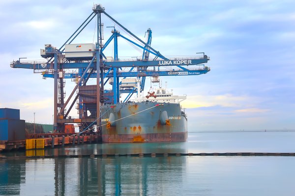Port Koper skutecznie wykorzystuje swoją strategiczną pozycję na Adriaty...
