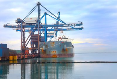 Port Koper skutecznie wykorzystuje swoją strategiczną pozycję na Adriaty...