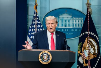 Trump: w poniedziałek ruszają negocjacje z Iranem