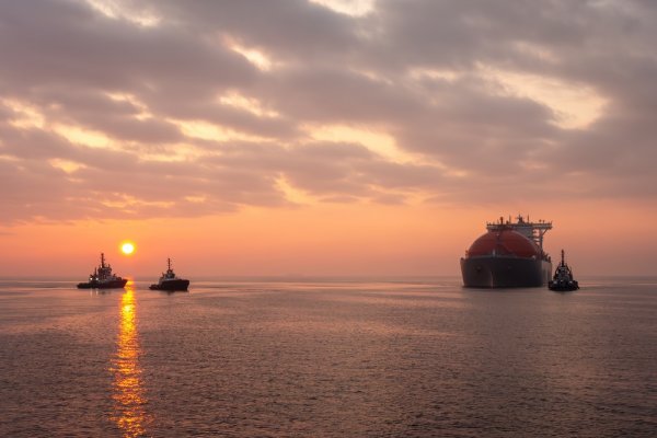 Od lipca osiem tankowców z irańskim LPG opuściło Zatokę Omańską