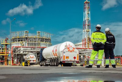 Terminal LNG w Świnoujściu uruchomił czwarte stanowisko do załadunku aut...